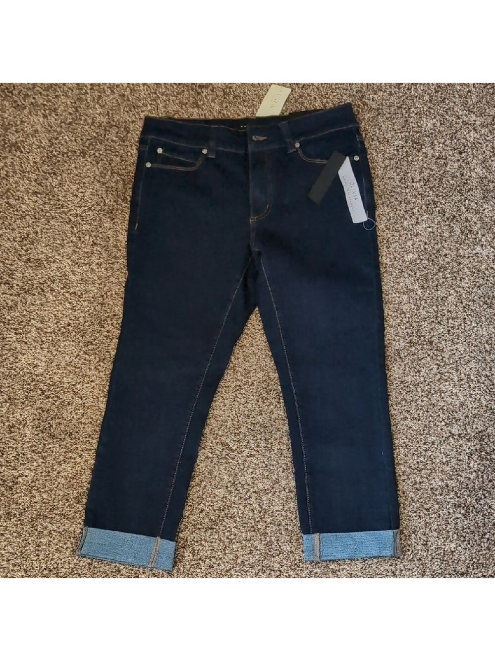 Tahari Mid Rise Straight Stretchy Denim Capris Size 8 NEW